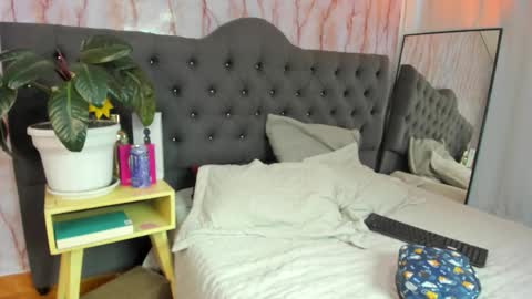 Snapshot of elecktra_sweet chatting on 11-05-25, 08:09 Elecktra online show from 11-05-25, 08:09