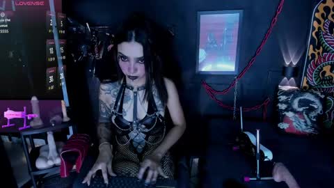 Snapshot of electra_darkk chatting on 05-12-26, 05:10 Electra online show from 05-12-26, 05:10