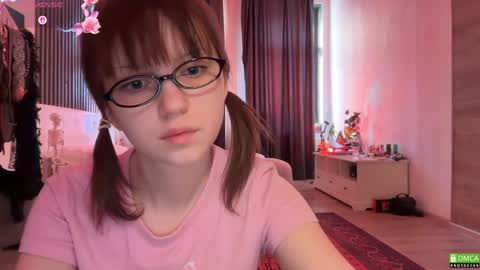 Snapshot of electric_woman chatting on 04-16-26, 10:27 Aleksa online show from 04-16-26, 10:27