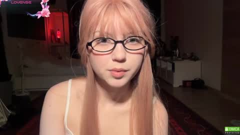 Snapshot of electric_woman chatting on 04-19-26, 06:07 Aleksa online show from 04-19-26, 06:07