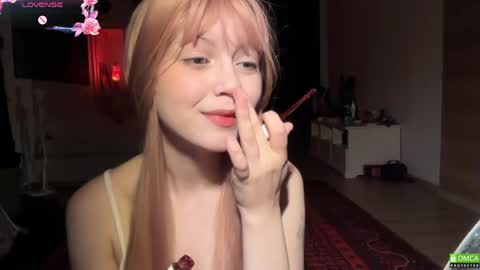 Snapshot of electric_woman chatting on 04-19-26, 06:10 Aleksa online show from 04-19-26, 06:10