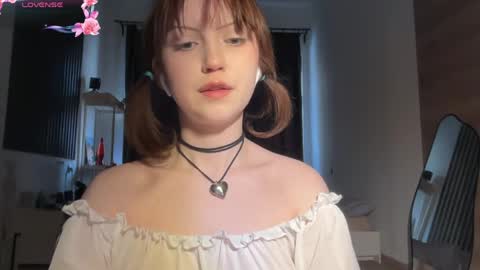 Snapshot of electric_woman chatting on 04-28-26, 03:28 Aleksa online show from 04-28-26, 03:28