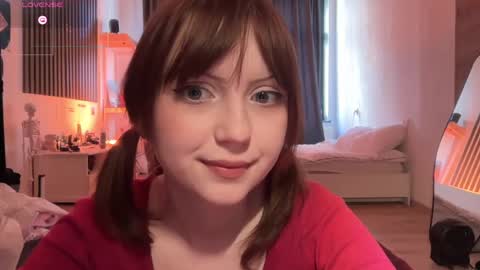 Snapshot of electric_woman chatting on 05-06-26, 10:31 Aleksa online show from 05-06-26, 10:31