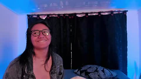 Snapshot of electricnightsxxx chatting on 06-11-26, 02:04 LEXA CLARKE online show from 06-11-26, 02:04
