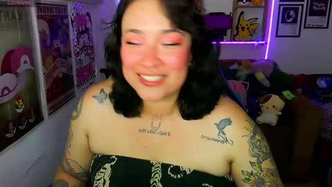 Snapshot of electricsapphire chatting on 10-07-25, 04:53 Alejandra online show from 10-07-25, 04:53