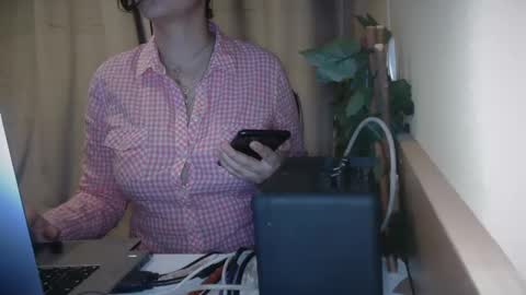 Julia Follow me on Onlyfansju grosroberts online show from 02-07-25, 12:50
