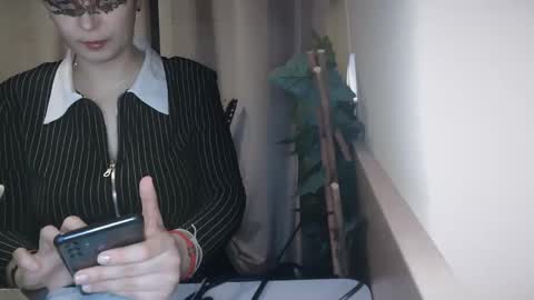 Julia Follow me on Onlyfansju grosroberts online show from 02-25-25, 09:02