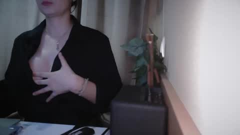 Julia Follow me on Onlyfansju grosroberts online show from 02-26-25, 09:16