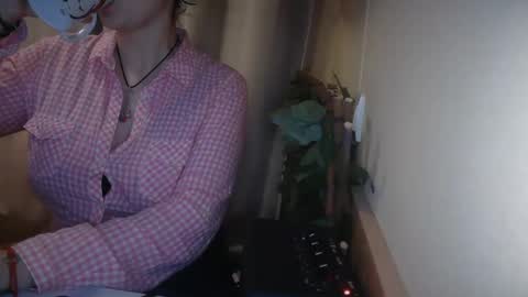 Julia Follow me on Onlyfansju grosroberts online show from 03-02-25, 02:21