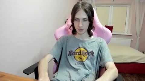 Snapshot of eleganc3 chatting on 09-27-25, 06:24 eleganc3 online show from 09-27-25, 06:24