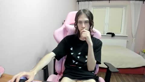 Snapshot of eleganc3 chatting on 10-02-25, 07:10 eleganc3 online show from 10-02-25, 07:10