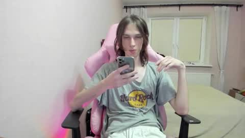 Snapshot of eleganc3 chatting on 10-26-25, 09:10 eleganc3 online show from 10-26-25, 09:10