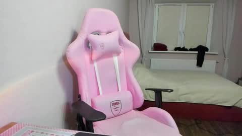 Snapshot of eleganc3 chatting on 11-02-25, 06:43 eleganc3 online show from 11-02-25, 06:43