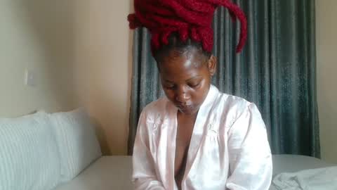 Snapshot of elegant_ebony chatting on 01-15-25, 09:24 Nika online show from 01-15-25, 09:24