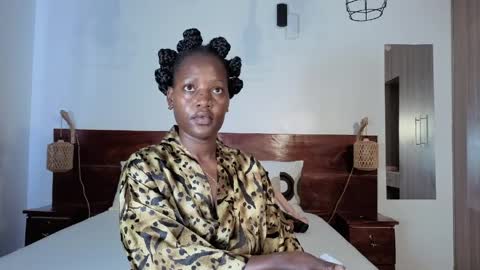 Snapshot of elegant_ebony chatting on 03-31-26, 07:42 Nika online show from 03-31-26, 07:42