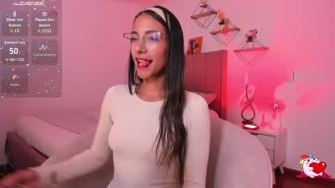 Snapshot of elegant_rouse chatting on 05-11-26, 10:51 Rouse online show from 05-11-26, 10:51