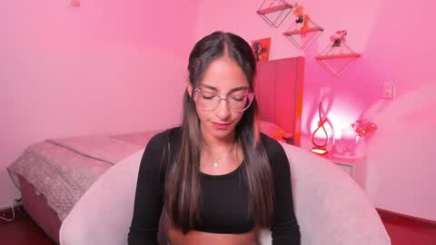 Snapshot of elegant_rouse chatting on 05-21-26, 09:11 Rouse online show from 05-21-26, 09:11