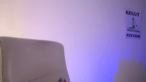 Snapshot of elektra_sky11 chatting on 01-29-25, 02:53 Elektra Sky online show from 01-29-25, 02:53