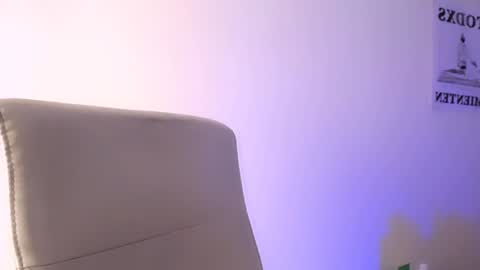 Snapshot of elektra_sky11 chatting on 01-31-25, 04:17 Elektra Sky online show from 01-31-25, 04:17