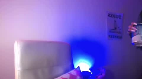 Snapshot of elektra_sky11 chatting on 09-25-25, 11:30 Elektra Sky online show from 09-25-25, 11:30