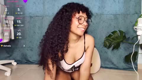 Snapshot of elektra_williams chatting on 11-11-25, 09:37 elektra_williams online show from 11-11-25, 09:37