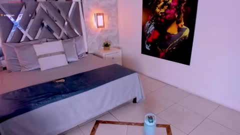 Elen CR online show from 10-18-25, 02:58