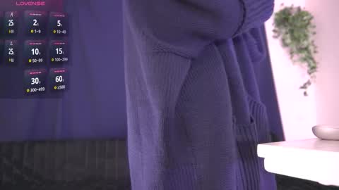 elena_li online show from 12-14-25, 03:34