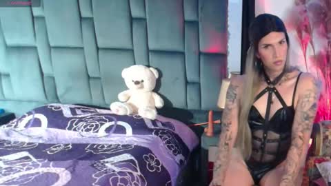 Elena Valmont online show from 02-13-26, 12:50