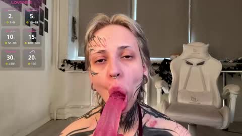 Mia online show from 05-10-26, 01:38