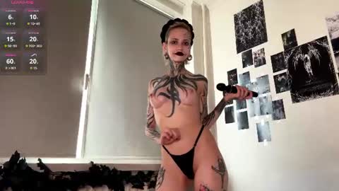 Mia online show from 06-16-26, 11:24