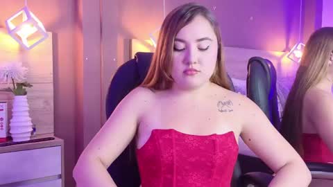 Snapshot of elenagilbert2 chatting on 06-05-26, 01:28 Elena online show from 06-05-26, 01:28
