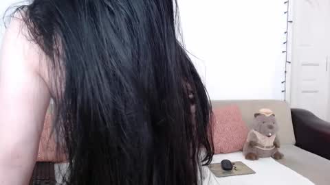 Snapshot of elenatroyy chatting on 02-10-25, 04:08 ElenaTroyy online show from 02-10-25, 04:08