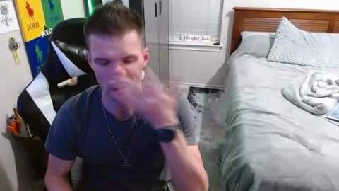 Snapshot of elevatetlb chatting on 02-17-26, 07:38 Walker online show from 02-17-26, 07:38