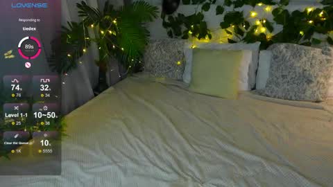 Snapshot of elfamirielle chatting on 04-22-26, 06:38 Elfa online show from 04-22-26, 06:38