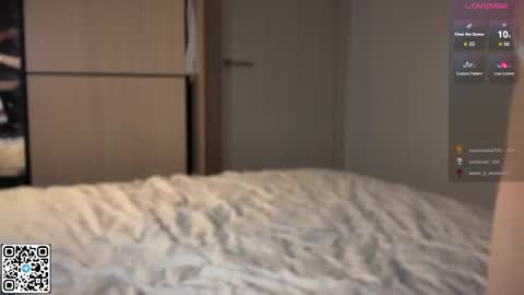 Elizabeth Lizi online show from 11-17-25, 01:06