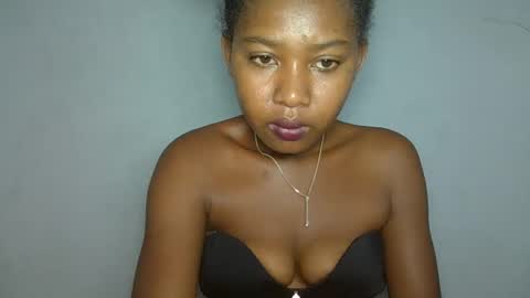 Snapshot of elia011 chatting on 01-11-25, 09:04 elia011 online show from 01-11-25, 09:04