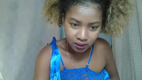 Snapshot of elia011 chatting on 02-24-25, 05:54 elia011 online show from 02-24-25, 05:54