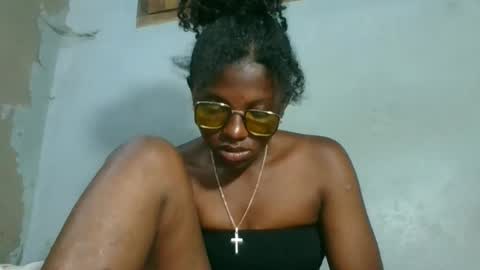 elia011 online show from 11-22-25, 08:08