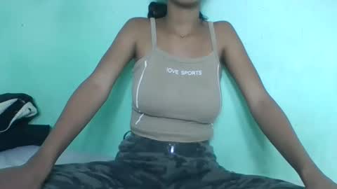 Snapshot of eliahsexy chatting on 02-15-26, 07:05 eliahsexy online show from 02-15-26, 07:05