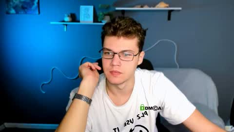 Snapshot of elian_flame chatting on 10-20-25, 08:37 elian_flame online show from 10-20-25, 08:37