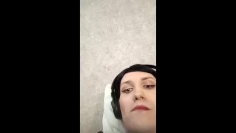 Snapshot of eliana_e chatting on 02-01-25, 01:09 Eliana online show from 02-01-25, 01:09