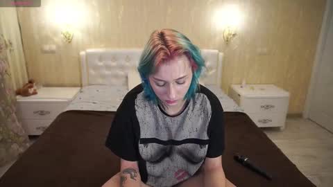 Luna online show from 10-05-25, 09:02