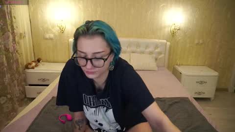 Luna online show from 11-16-25, 10:37