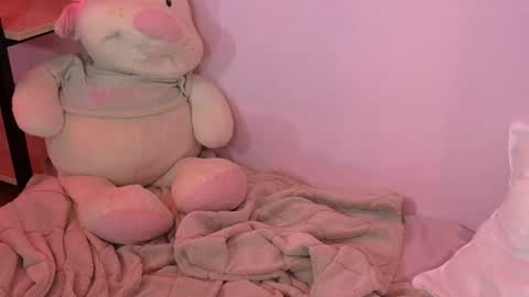 Ellie online show from 10-17-25, 05:43