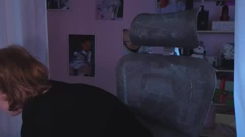 Ellie online show from 12-03-25, 05:26