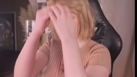 Ellie online show from 01-11-26, 12:21