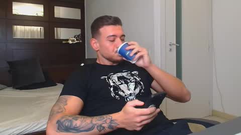 ElijahThorne online show from 01-19-26, 05:11