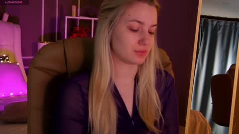 Elina online show from 01-23-25, 01:08