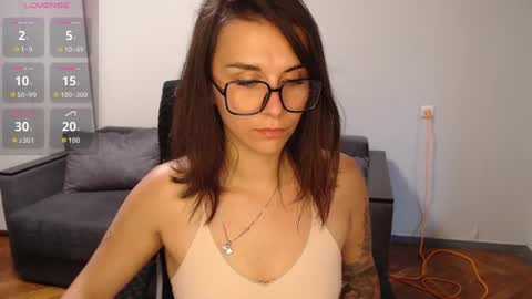 Snapshot of elina_posh chatting on 06-25-26, 11:37 Liza online show from 06-25-26, 11:37
