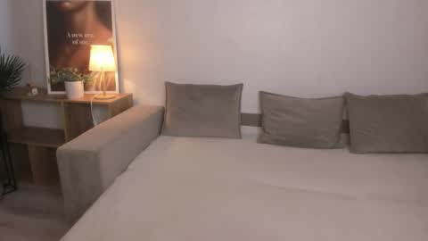 Snapshot of elina_star chatting on 10-19-25, 12:39 elina_star online show from 10-19-25, 12:39